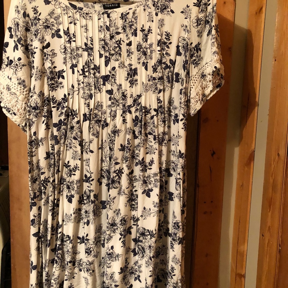 Torrid. Cute summer dress